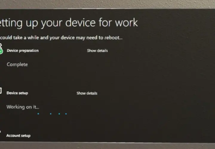 Konfiguracja urządzenia do pracy z Windows Autopilot. Przygotowanie urządzenia i konfiguracja konta w toku.