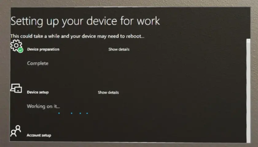 Konfiguracja urządzenia do pracy z Windows Autopilot. Przygotowanie urządzenia i konfiguracja konta w toku.