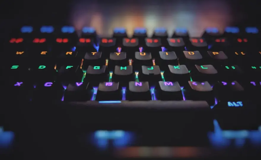 Zasada otwarte-zamknięte w C# i .NET - praktyczne OCP