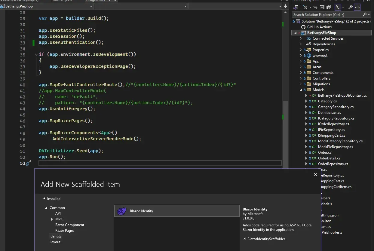 Kod C# w Visual Studio, gdzie widać konfigurację aplikacji Blazor vs Razor Pages. Dodawanie Blazor Identity.